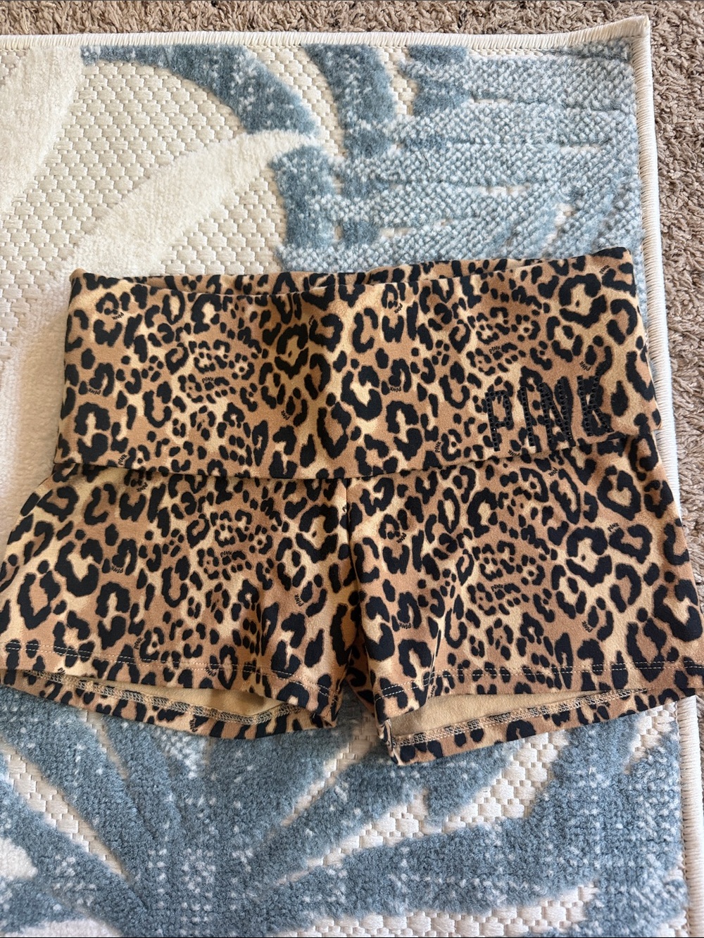 PINK Leopard Print Fold-Over Waist Women’s Shorts xs